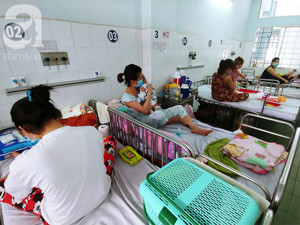 Hàng ngàn bệnh nhi đi viện vì tiêu chảy, sốc nhiệt tại TP.HCM: Cảnh báo những căn bệnh mùa nắng nóng Hàng ngàn bệnh nhi đi viện vì tiêu chảy, sốc nhiệt tại TP.HCM: Cảnh báo những căn bệnh mùa nắng nóng