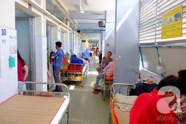 Hàng ngàn bệnh nhi đi viện vì tiêu chảy, sốc nhiệt tại TP.HCM: Cảnh báo những căn bệnh mùa nắng nóng Hàng ngàn bệnh nhi đi viện vì tiêu chảy, sốc nhiệt tại TP.HCM: Cảnh báo những căn bệnh mùa nắng nóng