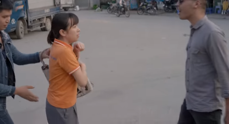 Những cô gái trong thành phố: Lâm hóa anh hùng cứu mỹ nhân, Tùng cay đắng khi nghe câu này từ máy bay bà già Những cô gái trong thành phố: Lâm hóa anh hùng cứu mỹ nhân, Tùng cay đắng khi nghe câu này từ máy bay bà già