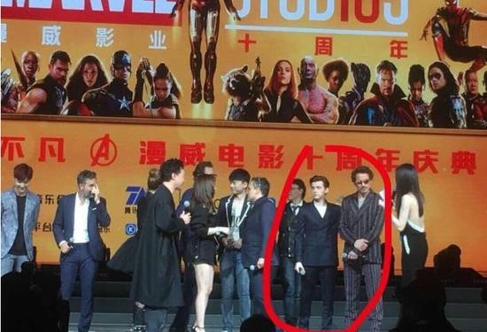 Từ vụ Chân Tử Đan bị kỳ thị đến bê bối giành chỗ ở showbiz Hoa ngữ