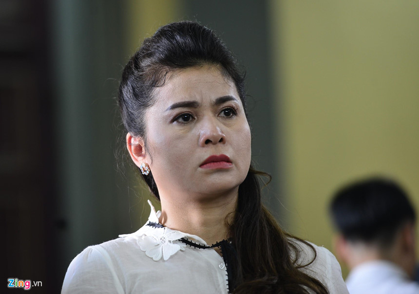 3 bất ngờ trong ngày tuyên án vụ ly hôn vợ chồng ông chủ Trung Nguyên