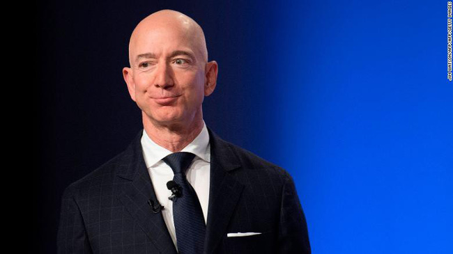 Tốn hơn 80 tỷ để kết thúc cho 1 cuộc hôn nhân từng khiến người ta ngưỡng mộ, đọng lại là hình ảnh đối nghịch ê chề và xót xa thế!