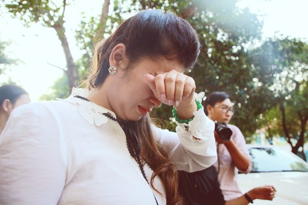 Vụ vợ chồng cafe Trung Nguyên ly hôn: Nếu khóc mà được 3000 tỷ, tôi cũng muốn một lần được khóc như chị Thảo!