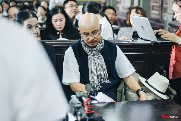 Vụ vợ chồng cafe Trung Nguyên ly hôn: Nếu khóc mà được 3000 tỷ, tôi cũng muốn một lần được khóc như chị Thảo!