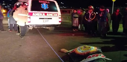 Đứng xem tai nạn xe hơi, 32 người bị xe tải tông chết