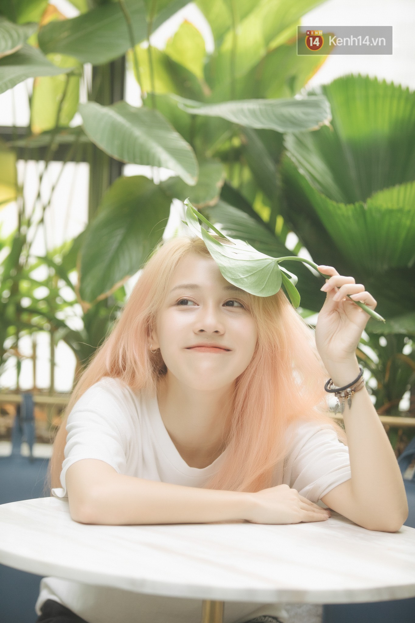 Diện nguyên đồ tập đi ăn cưới tưởng bị dìm tơi tả ai ngờ vlogger Hậu Hoàng khiến mình trở nên khác biệt!