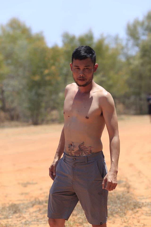 Hiệp gà bất ngờ có bề ngoài khác lạ sau khi li hôn vợ 3