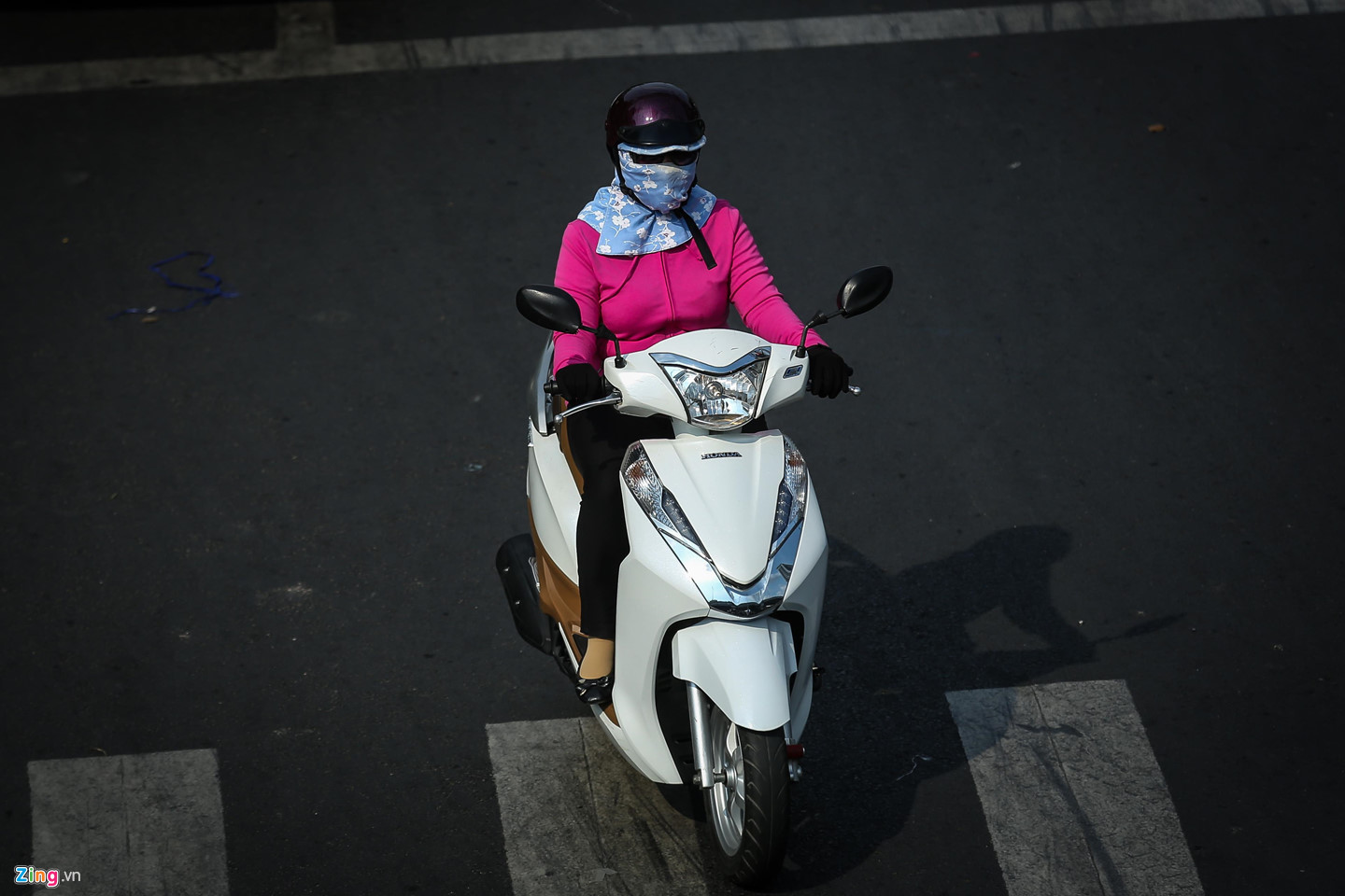 Người Sài Gòn như Ninja vì nắng nóng, chỉ số UV vượt ngưỡng