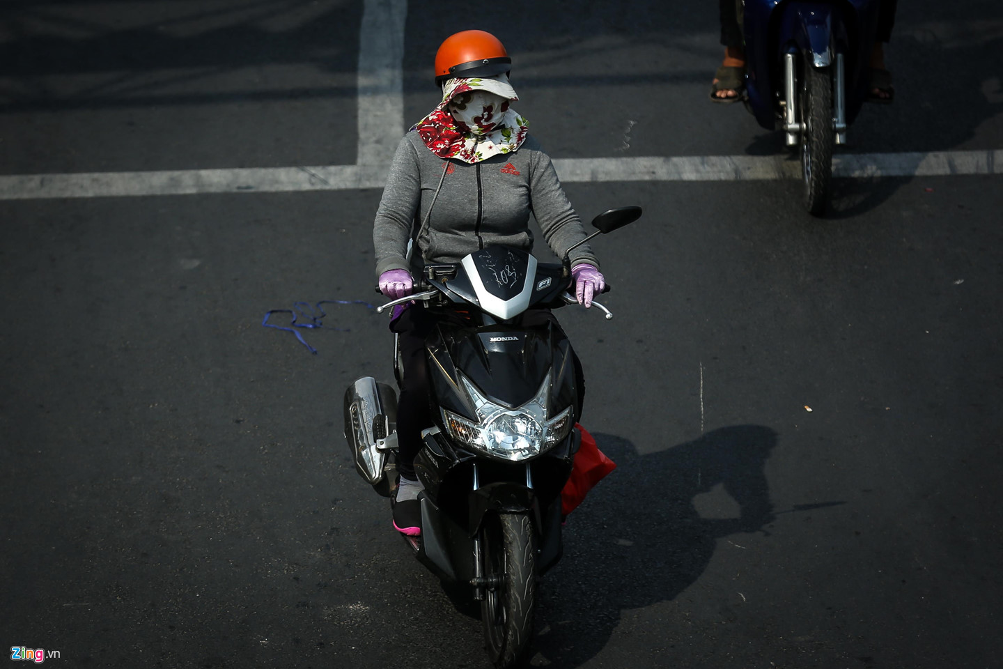 Người Sài Gòn như Ninja vì nắng nóng, chỉ số UV vượt ngưỡng