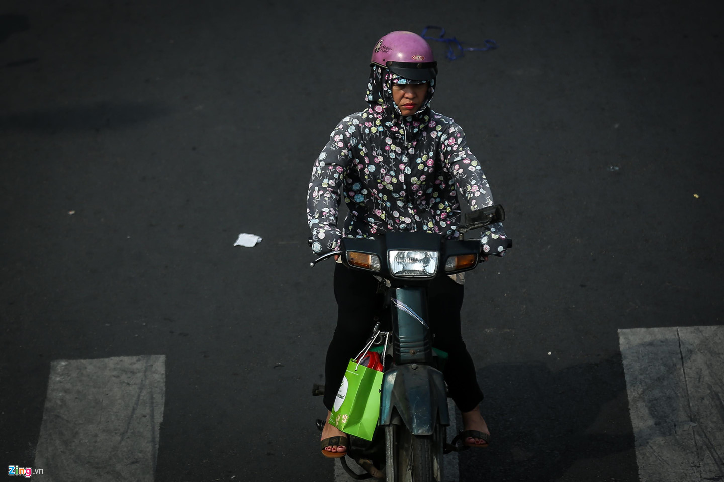 Người Sài Gòn như Ninja vì nắng nóng, chỉ số UV vượt ngưỡng