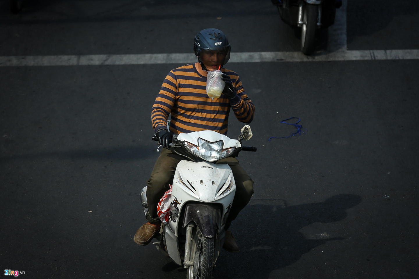 Người Sài Gòn như Ninja vì nắng nóng, chỉ số UV vượt ngưỡng