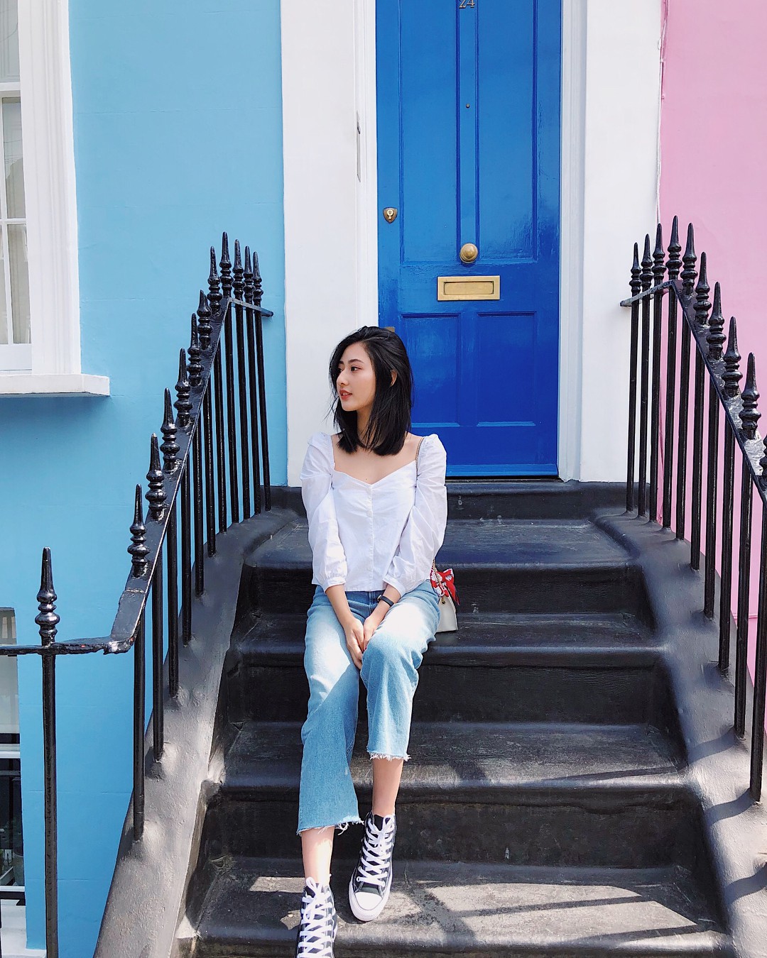 Giới thiệu đến nàng công sở mẫu áo blouse không chỉ thanh lịch mà còn giúp vóc dáng trông như gầy đi vài kilogram