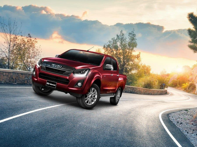 Những mẫu xe bán tải giảm giá khủng trước thời điểm tăng phí trước bạ