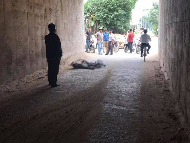 Hà Nội: Nghi vấn tài xế ô tô tông chết người đàn ông đi xe đạp rồi bỏ trốn