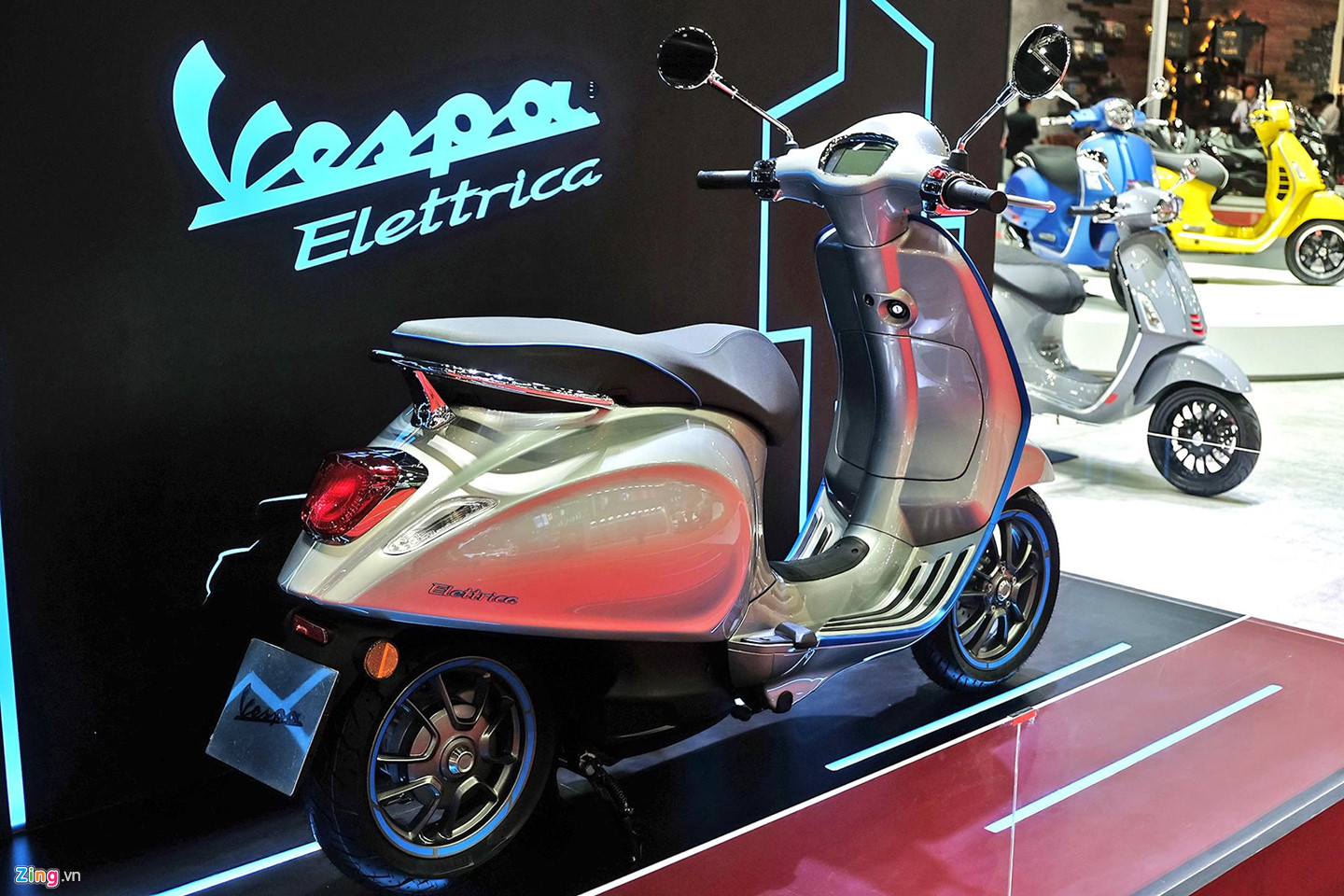 Cận cảnh Vespa Elettrica sắp ra mắt tại VN, thiết kế cũ, giá cao cấp