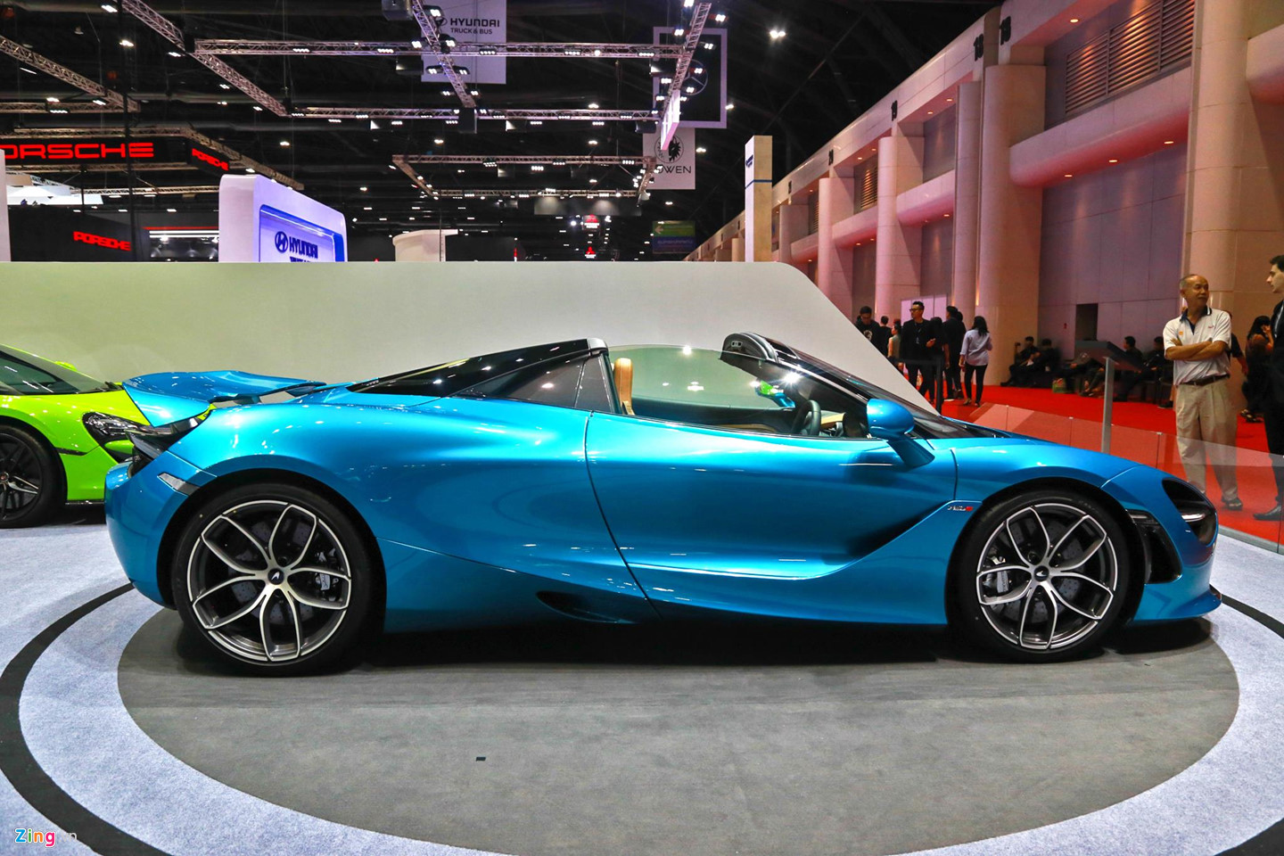 Siêu xe mui trần triệu đô McLaren 720S Spider có gì đặc biệt?