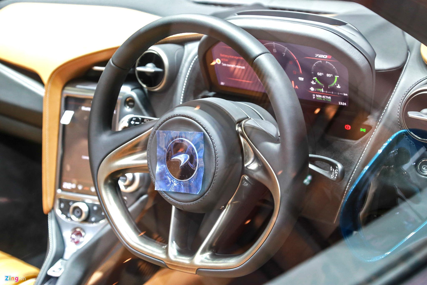 Siêu xe mui trần triệu đô McLaren 720S Spider có gì đặc biệt?