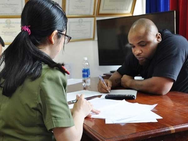 Bắt 5 đối tượng người nước ngoài chiếm đoạt trăm tỷ