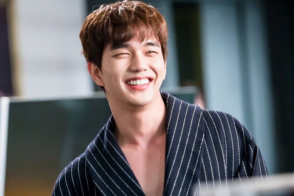 Đứng ngồi không yên vì mỹ nam tiểu So Ji Sub Yoo Seung Ho bất ngờ đến Đà Nẵng, còn đi siêu thị Việt