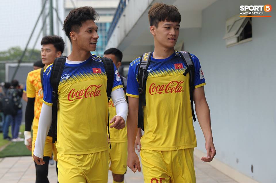 Xuất hiện 1 couple cầu thủ mới đang được fan đẩy thuyền không thua gì Tư Dũng - Đình Trọng