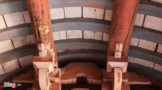 Di tích Chùa Cầu xuống cấp nghiêm trọng