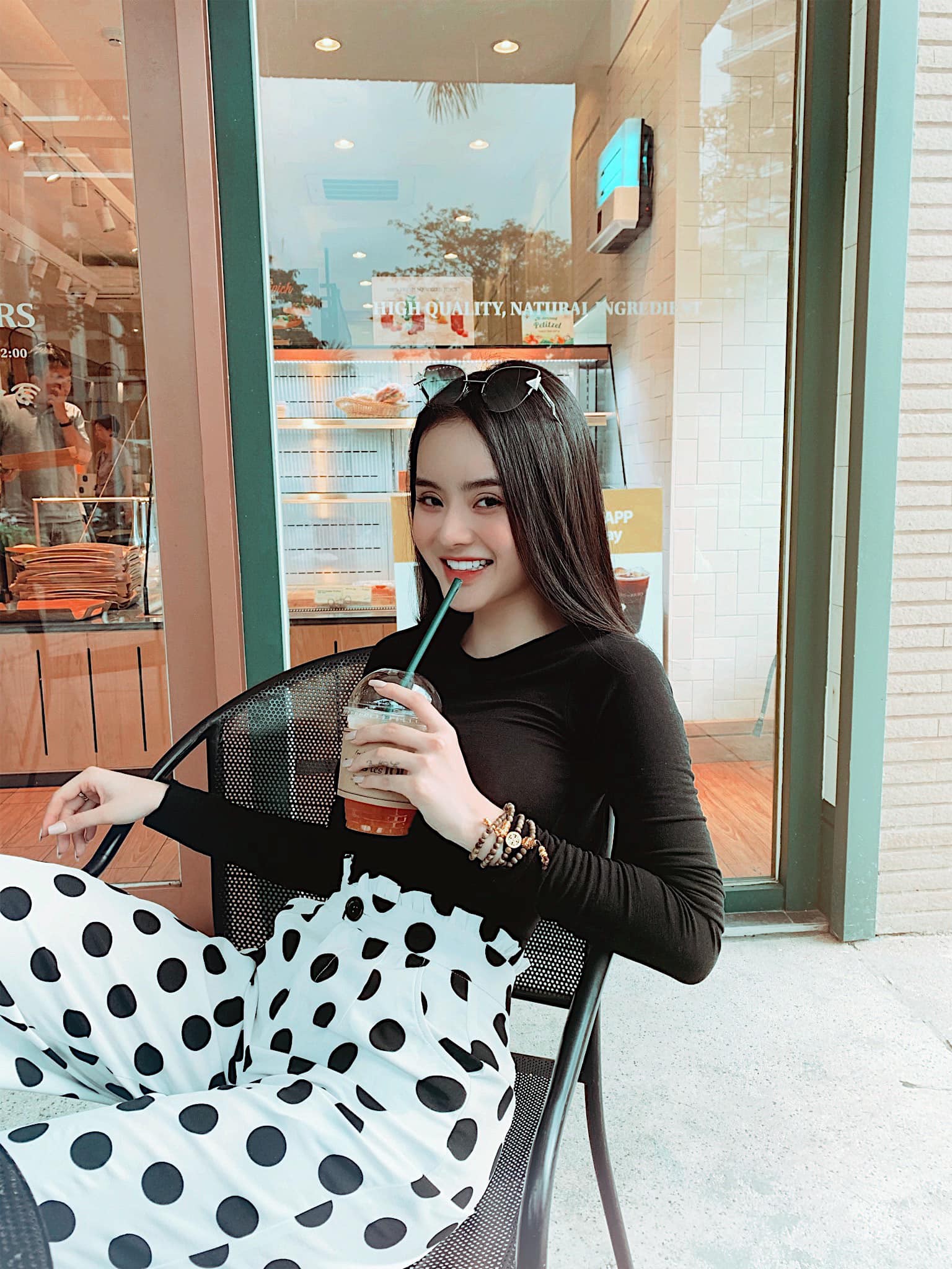 Ngỡ ngàng suýt không nhận ra diện mạo hiện tại của em gái Angela Phương Trinh, bớt khoe thân lại càng quyến rũ