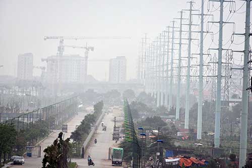 Báo động ô nhiễm không khí ở Hà Nội: Cái giá của cuộc sống hiện đại?