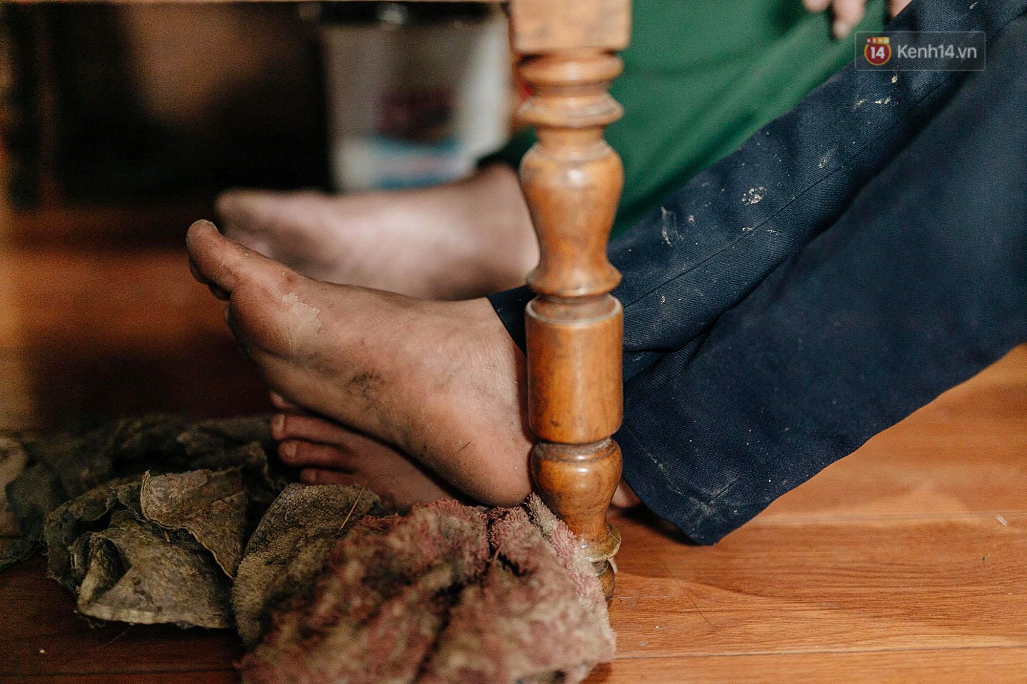 Được tặng thêm một chiếc xe đạp mới sau câu chuyện vượt 100km thăm em, cậu bé 13 tuổi nhường lại cho bạn khó khăn hơn