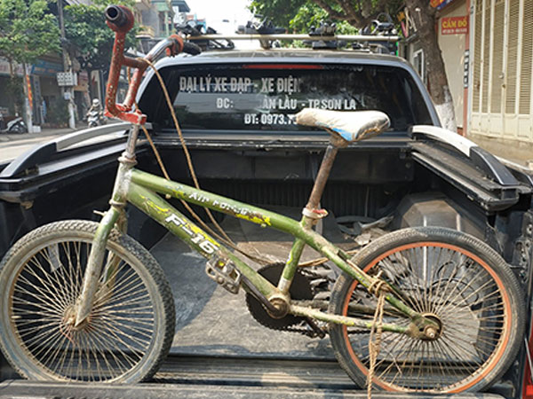 Chiếc xe đạp không phanh của cậu bé Sơn La được đem đấu giá