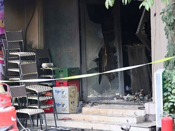 Hà Nội: Cháy quán cafe giữa trưa, 1 người chết