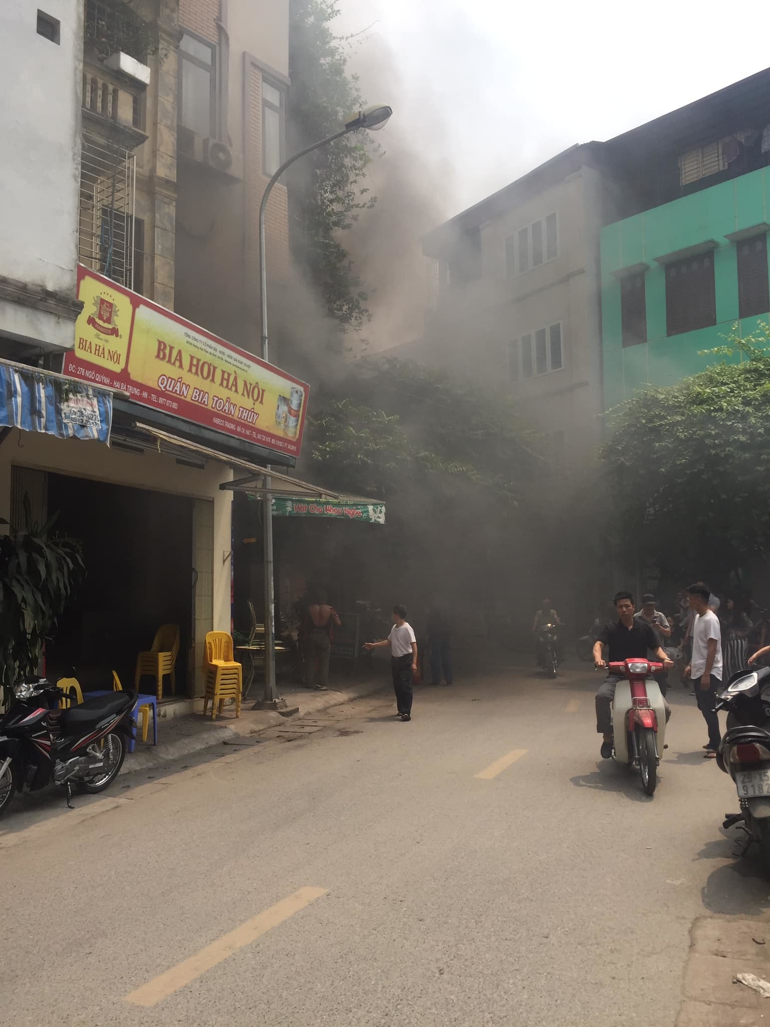 Hà Nội: Cháy quán cafe giữa trưa, 1 người chết