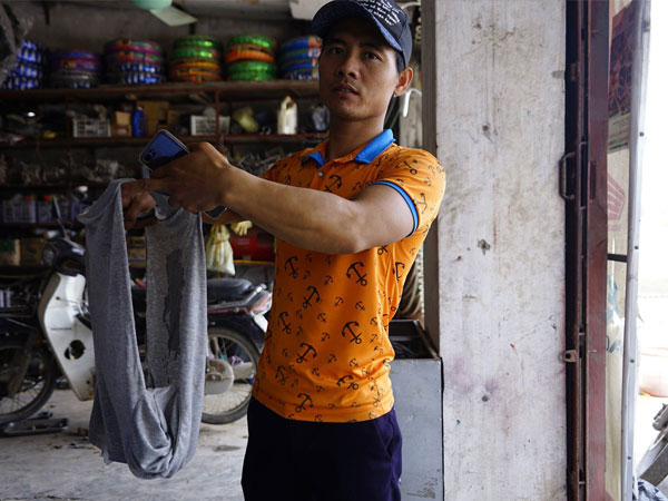 Vụ nữ sinh bị bạn đánh hội đồng, lột quần áo: Cô chủ nhiệm yêu cầu cả lớp im lặng, nói với gia đình là đã xóa hết clip rồi?