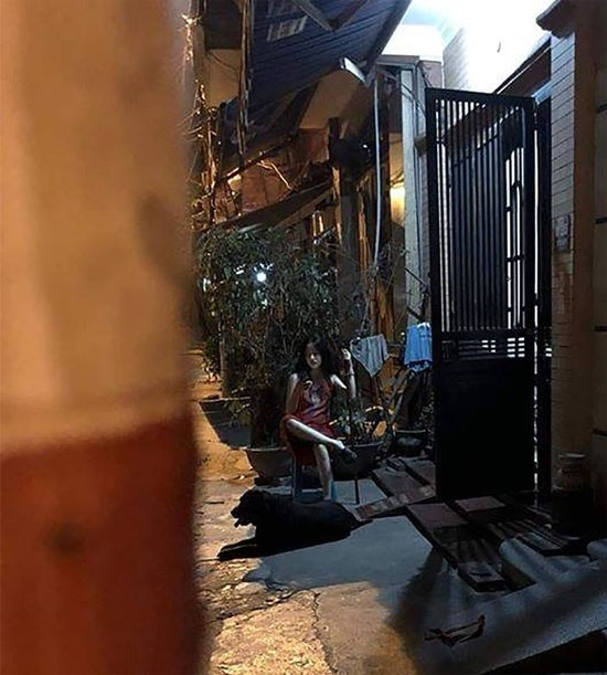 Hẹn 9h mà nửa đêm mới về, chồng đang run rẩy thấy sư tử canh cửa được dân mạng hiến ngay loạt kế hay