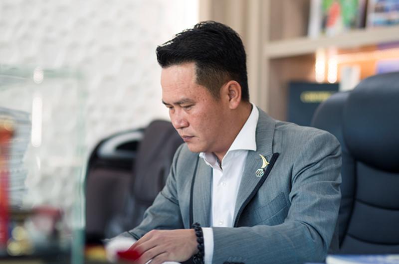 3 thiếu gia Việt tự lập, giàu có: Người làm nhân viên học việc, người mở cửa hàng bánh canh