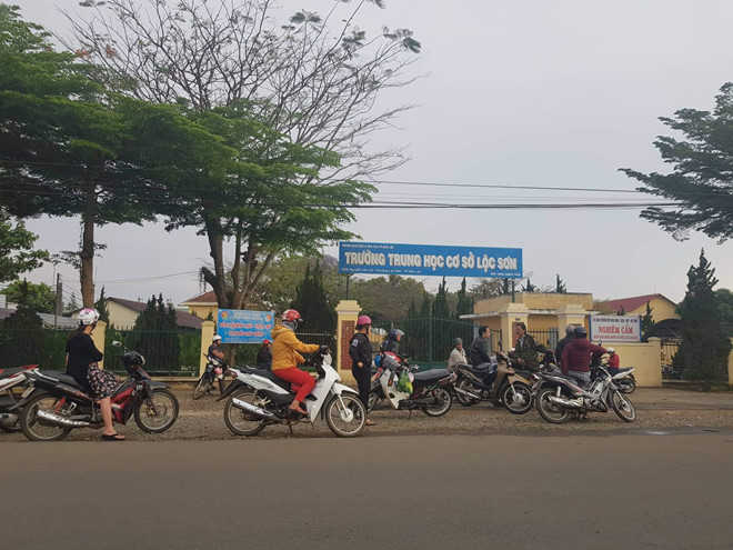 Nữ sinh treo cổ tự tử sau khi bị bạn cùng lớp nghi trộm 50 nghìn đồng