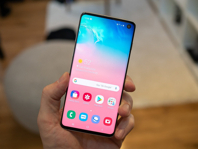 Không nên dùng ứng dụng bên thứ 3 để selfie cùng Galaxy S10