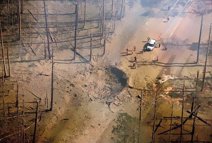 Mỹ: Tài xế xả thân mình lái xe bồn bốc cháy rời xa khu dân cư trước khi phát nổ