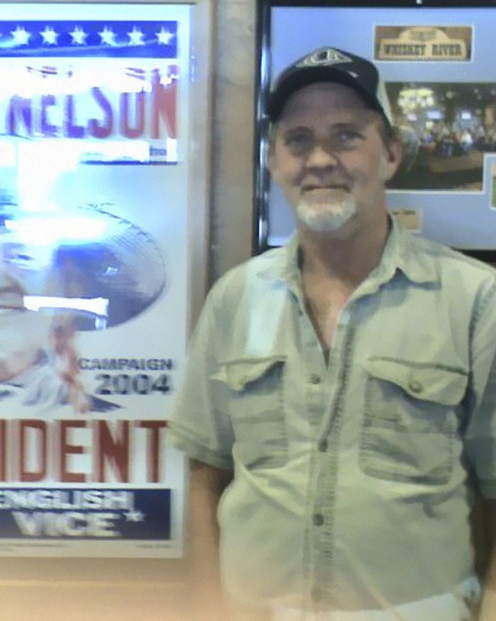 Mỹ: Tài xế xả thân mình lái xe bồn bốc cháy rời xa khu dân cư trước khi phát nổ