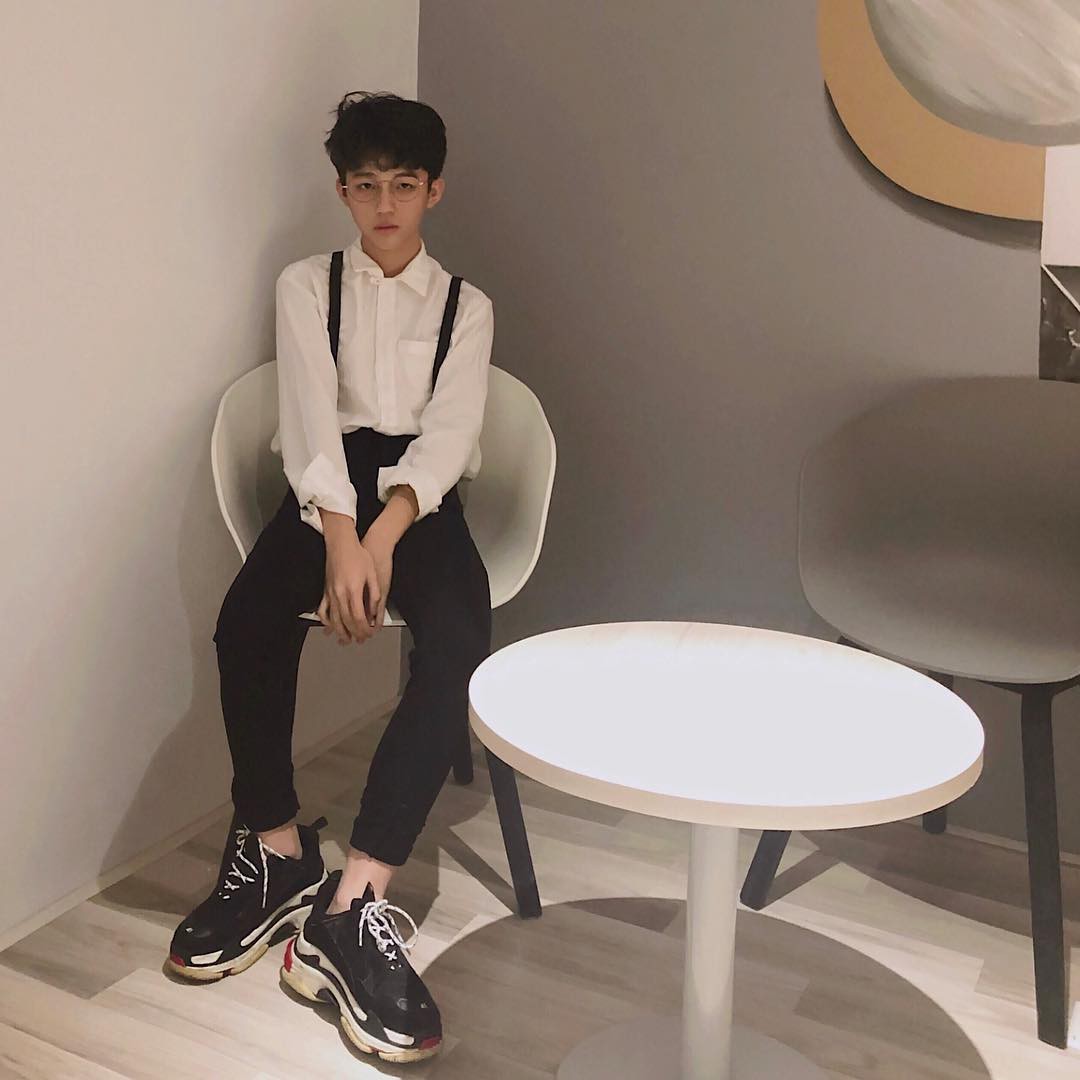 Hội con nhà giàu Việt đón chào thành viên mới: 15 tuổi đã cực kì bảnh bao, đẹp trai như idol Hàn Quốc Hội con nhà giàu Việt đón chào thành viên mới: 15 tuổi đã cực kì bảnh bao, đẹp trai như idol Hàn Quốc