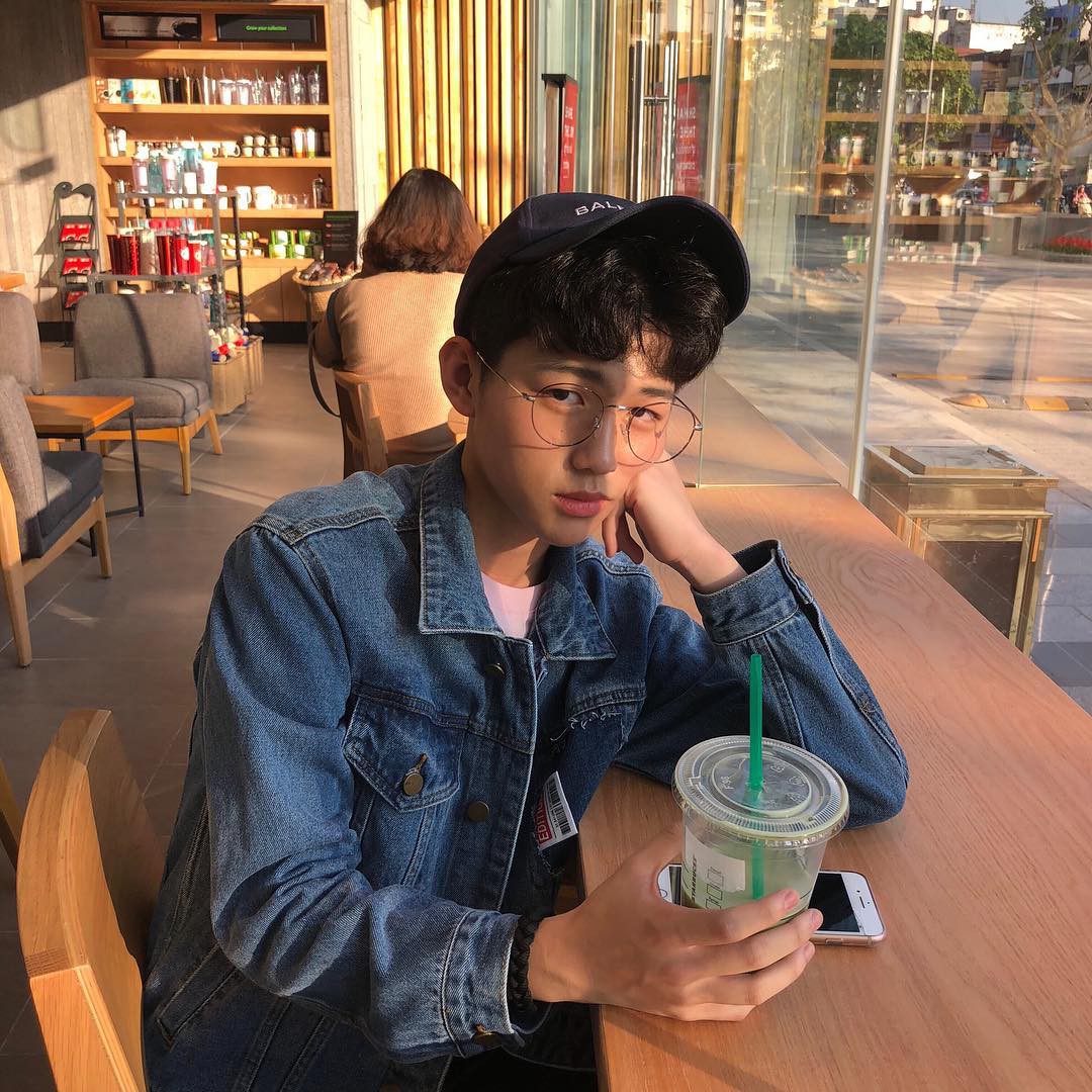 Hội con nhà giàu Việt đón chào thành viên mới: 15 tuổi đã cực kì bảnh bao, đẹp trai như idol Hàn Quốc Hội con nhà giàu Việt đón chào thành viên mới: 15 tuổi đã cực kì bảnh bao, đẹp trai như idol Hàn Quốc