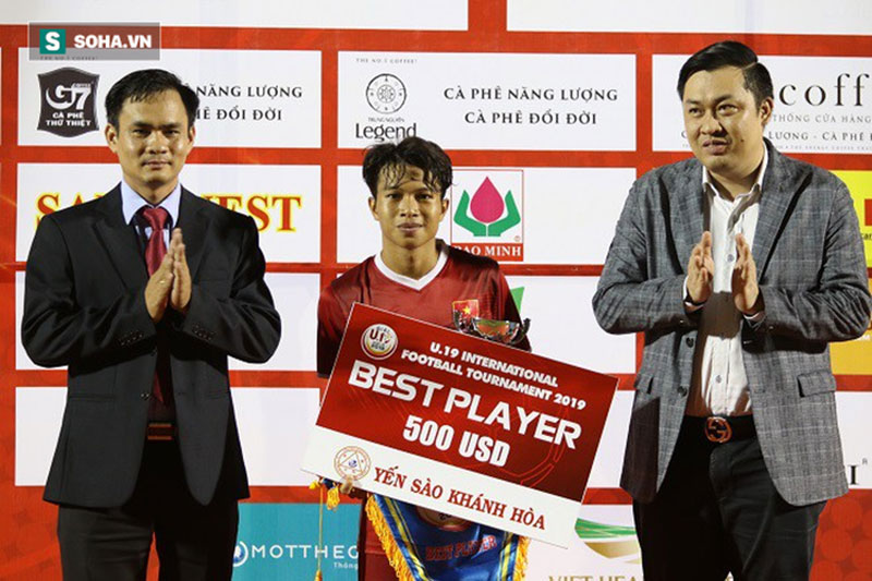 Người hùng hạ gục Thái Lan: Thần tượng Quang Hải, không thích bị so sánh với... Công Phượng