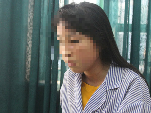 Bức xúc với bản tường trình của cô chủ nhiệm lớp nữ sinh bị lột đồ: Tôi có nhận được tin nhắn về việc đánh nhau, 5 gia đình đã xin lỗi em ấy