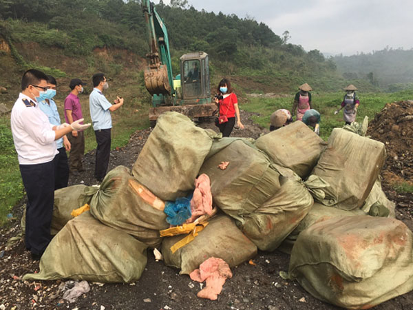 Phát hiện 1.620 kg nầm lợn đông lạnh không hóa đơn chứng từ