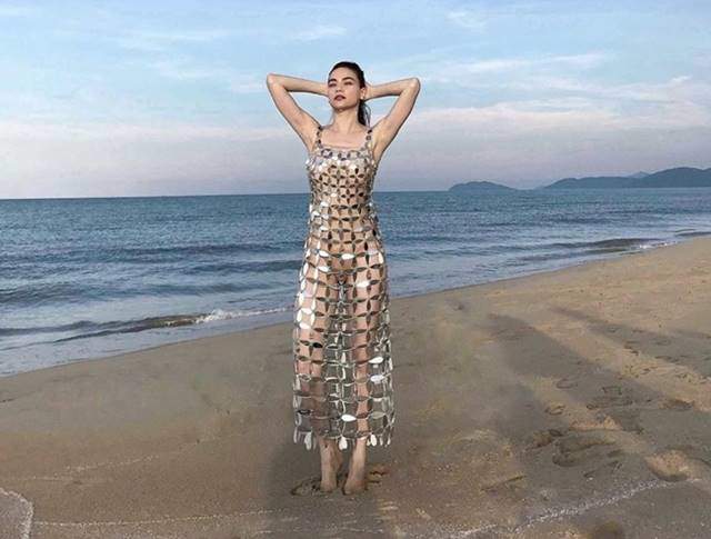Diện nội y sexy, Elly Trần bị hiểu lầm thành... 3 ngực, Hồ Ngọc Hà bị ném đá tơi tả Diện nội y sexy, Elly Trần bị hiểu lầm thành... 3 ngực, Hồ Ngọc Hà bị ném đá tơi tả