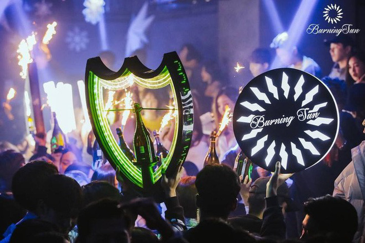 Tin gây sốc về bê bối Burning Sun: Bắt giam 13 đối tượng, điều tra 103 người, lộ diện kẻ phân phối thuốc mê cưỡng dâm