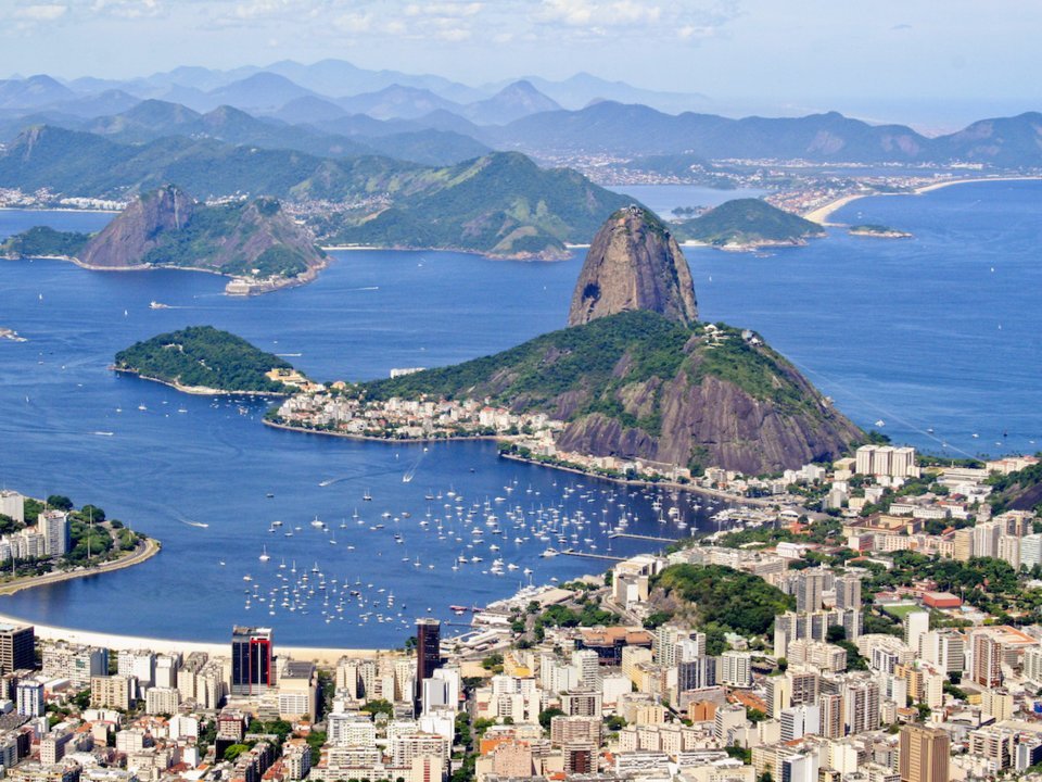 Thế giới làm gì trong ngày Cá tháng Tư?