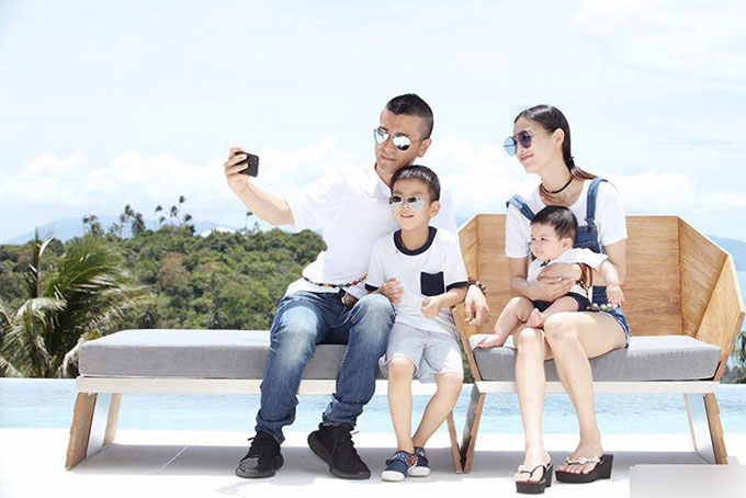 Mỹ nhân phản bội Châu Tinh Trì sống ra sao sau 10 năm cam chịu làm vợ bé?