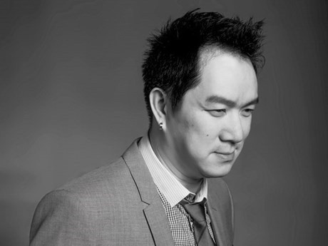 Cuộc sống của sao Việt ở Mỹ: Người bán quần áo, người sống trong nhà di động dành cho người nghèo