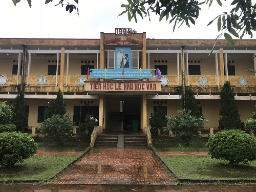 Bốn nữ sinh hành hung bạn chưa trở lại trường học