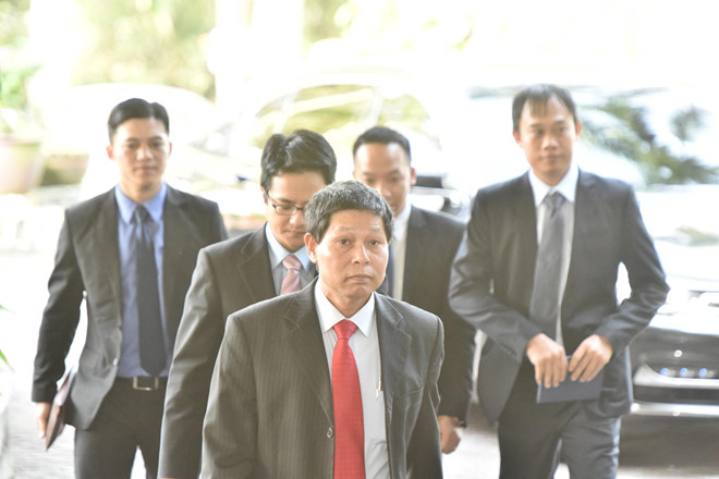 Trực tiếp: Đoàn Thị Hương mỉm cười rời tòa, chờ ngày tự do